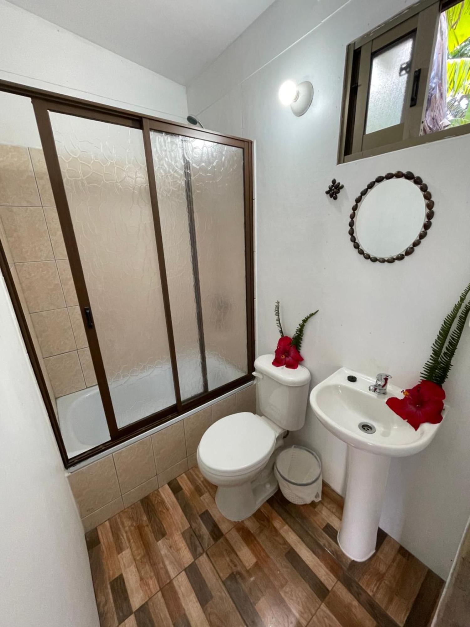 Albergue Pua Vaenga Hanga Roa Exterior foto